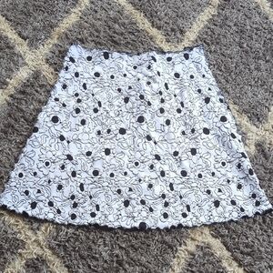 Haystacks Black and White Floral A-Line Skirt With Ruffled Hem Size XL